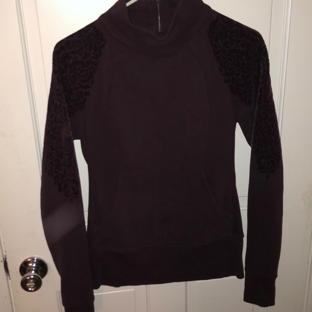 Lululemon Sweatshirt Size 4. Worn once!
